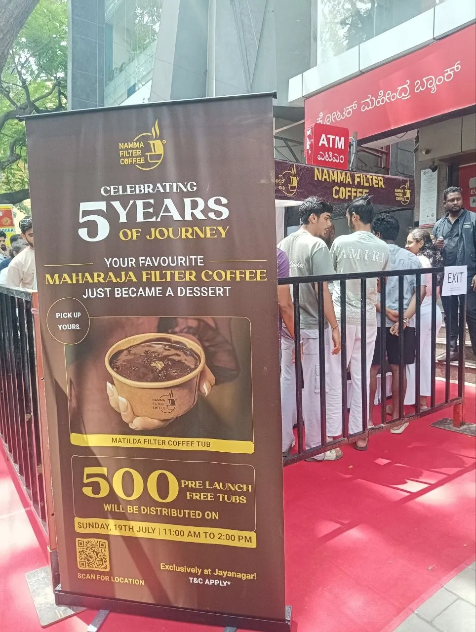 Banner talking about free sample distribution of their new flavour of Maltida Filter Coffee Tub